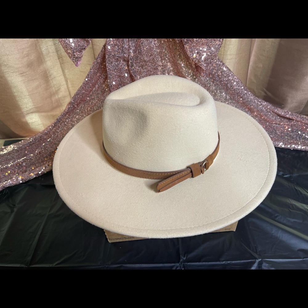 Faux Leather-Trim Fedora  👒👒👒